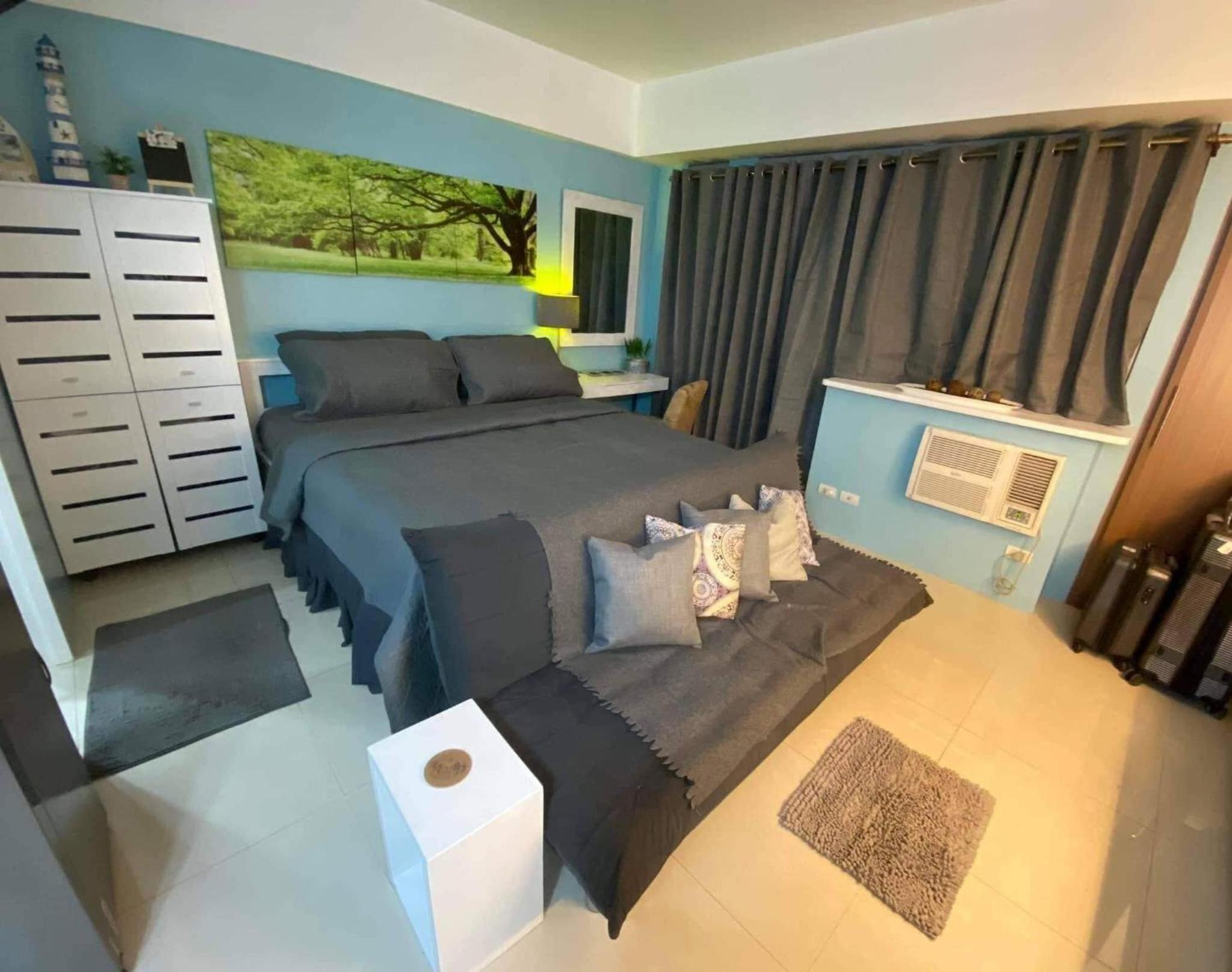 One Palm Tree Villas Near NAIA3 view 2