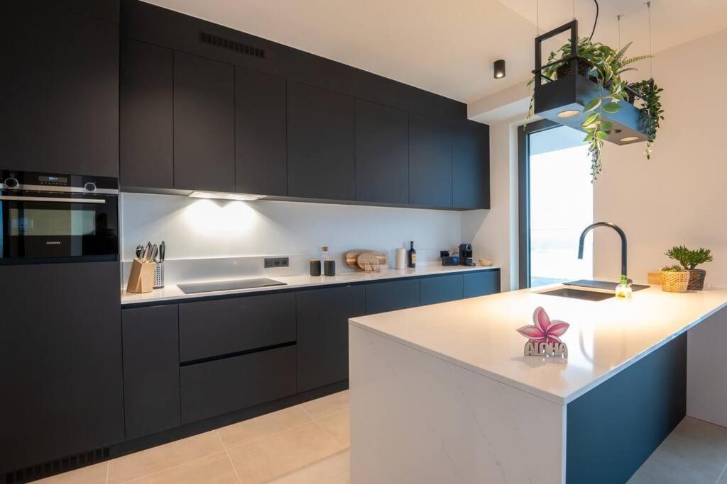 New apartment with stunning views, pool and fitness