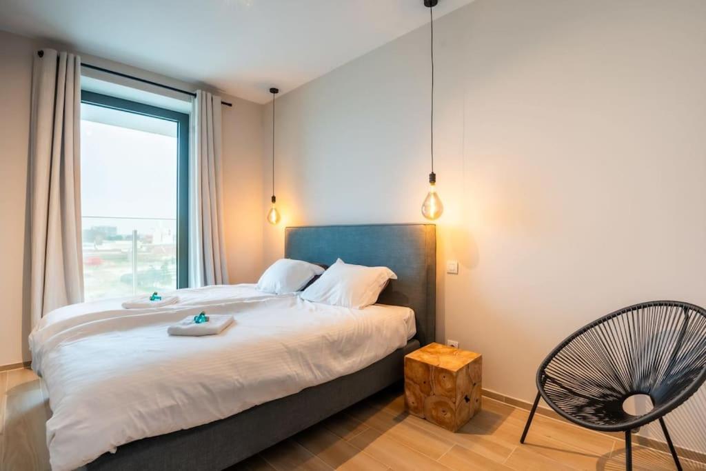 New apartment with stunning views, pool and fitness