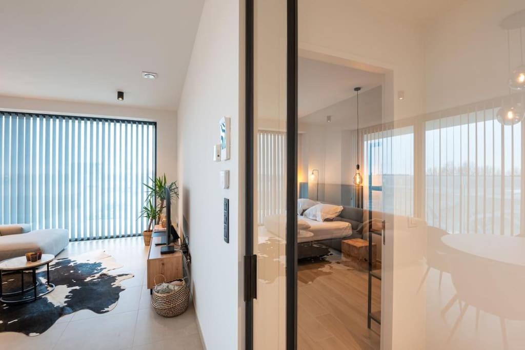 New apartment with stunning views, pool and fitness