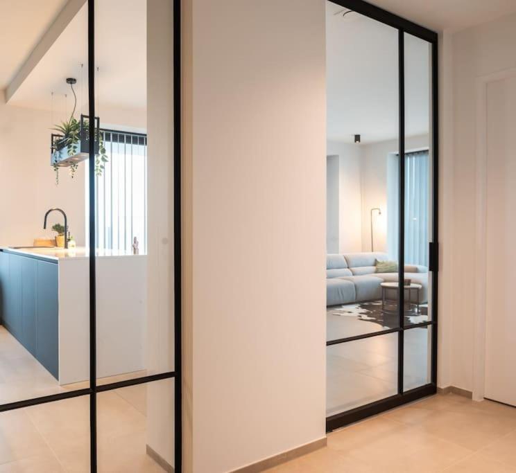 New apartment with stunning views, pool and fitness