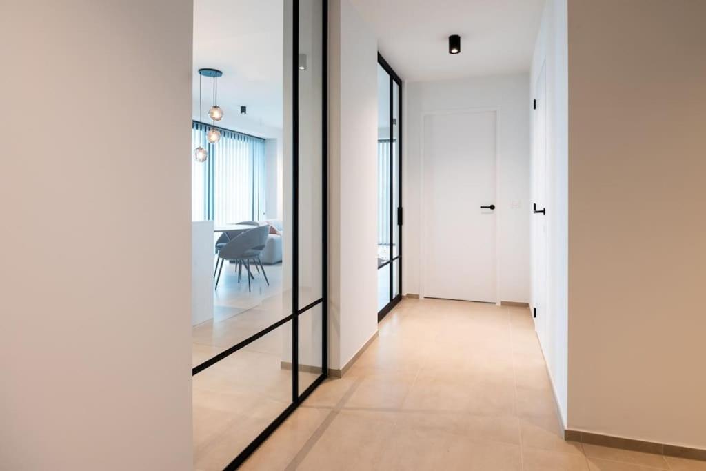 New apartment with stunning views, pool and fitness