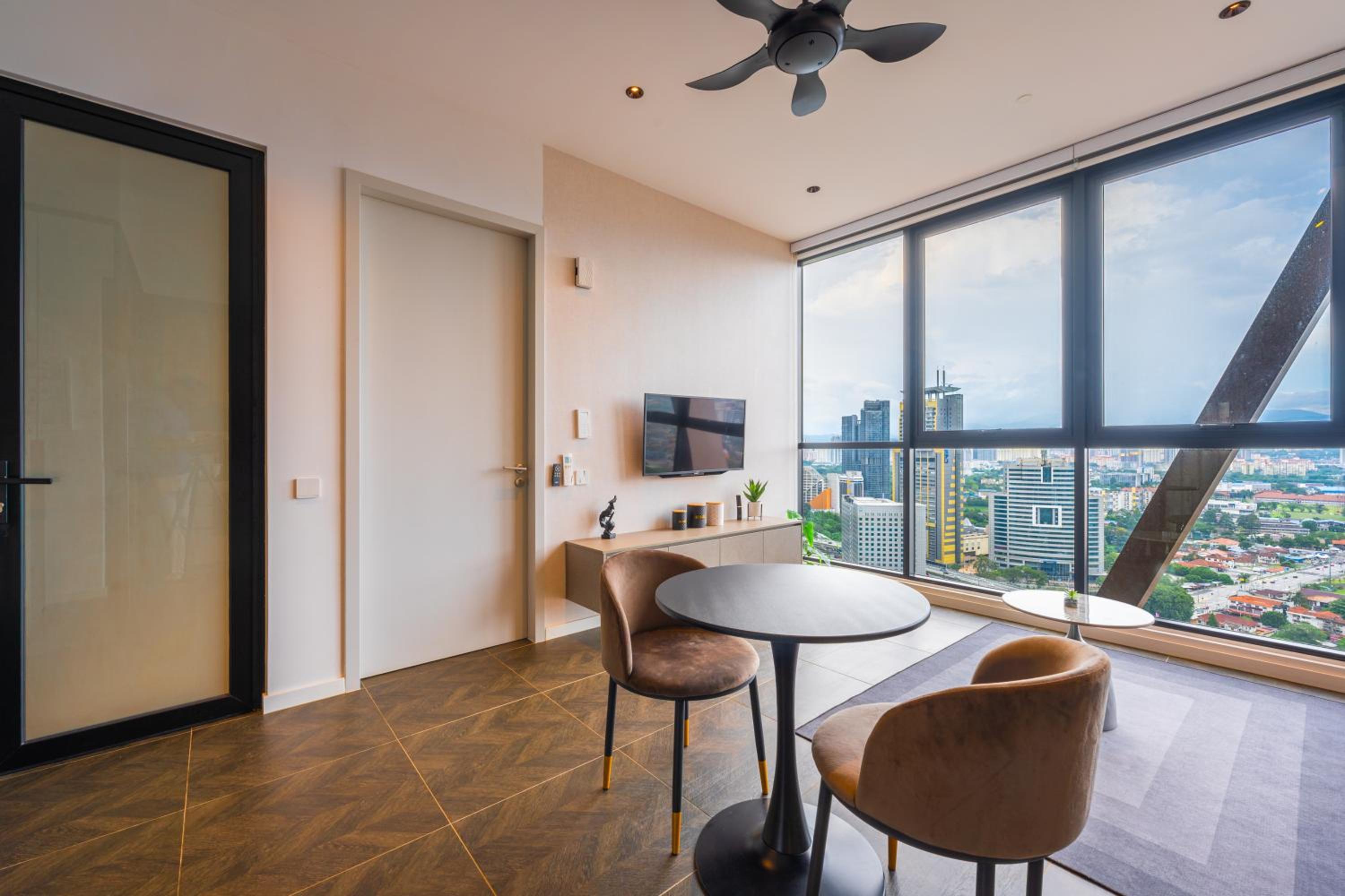 Greystone Scarletz Suites