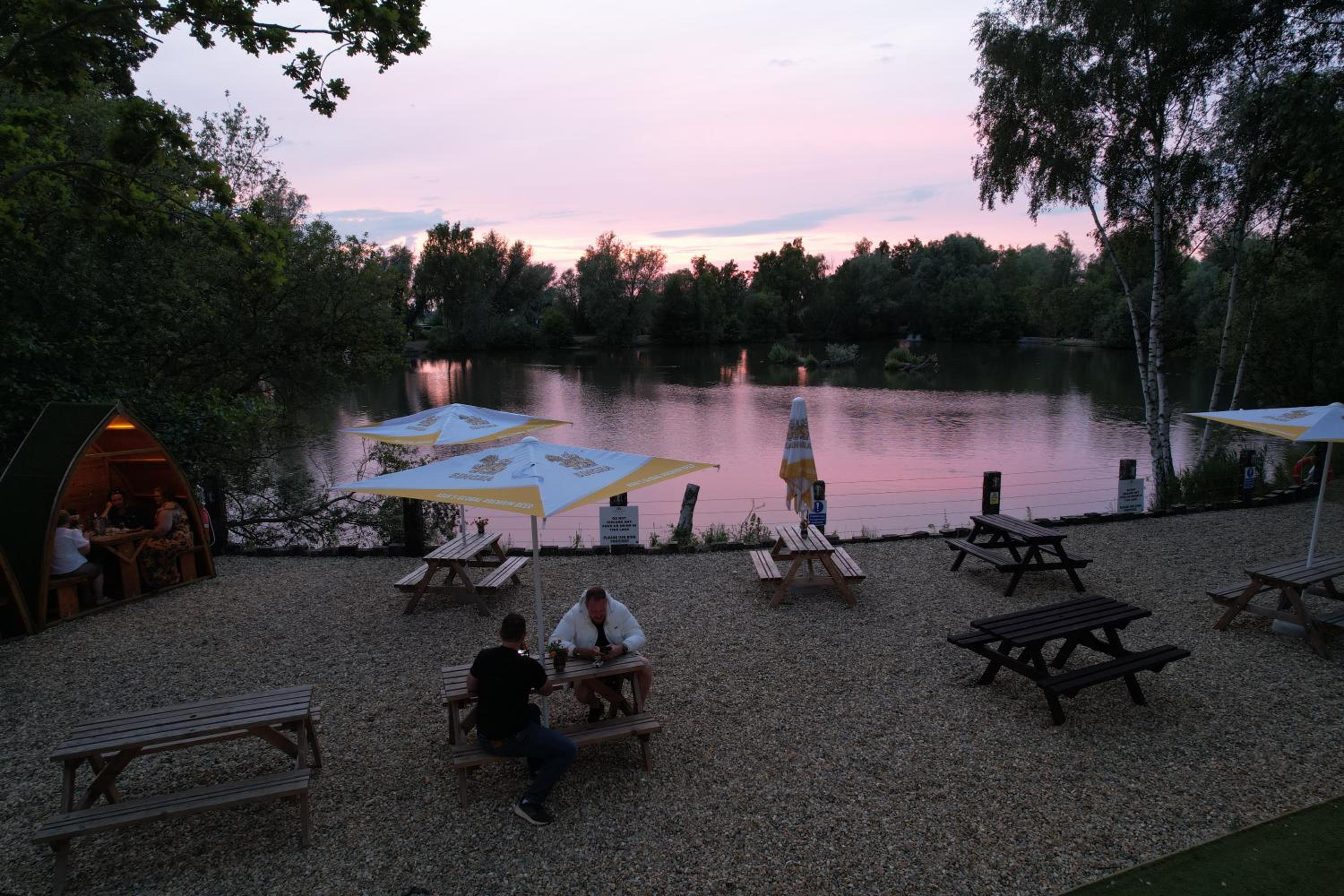 Kings Lynn Vacations - Woodlakes Park By Liv Retreats - Property Image 6