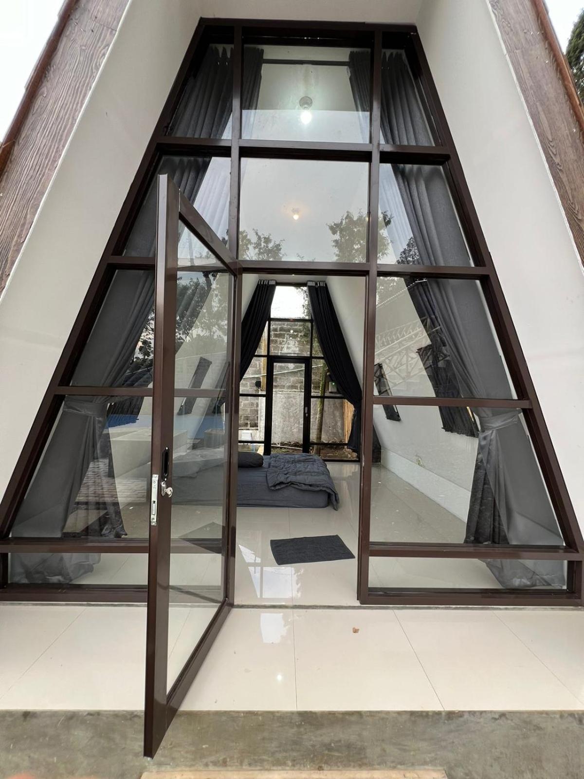Villa Kaki Bukit Ciwidey view 4