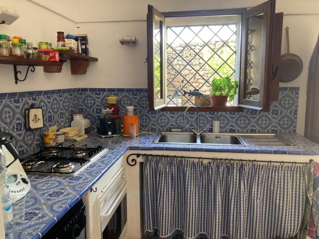 Dammuso Faraglione del Fico d'India view 4