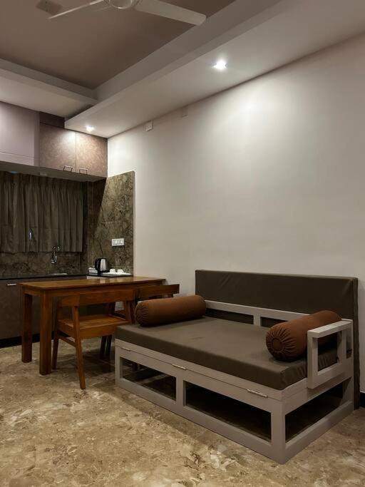 GK Homestays - Luxurious Furnished Apartment view 2