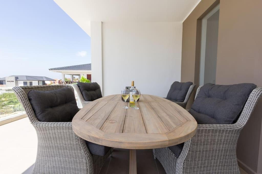 Goudhaen Luxury Private apartments Jan Thiel Beach