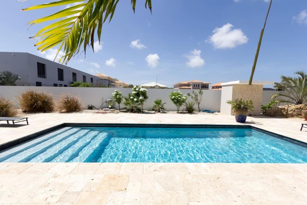 Goudhaen Luxury Private apartments Jan Thiel Beach