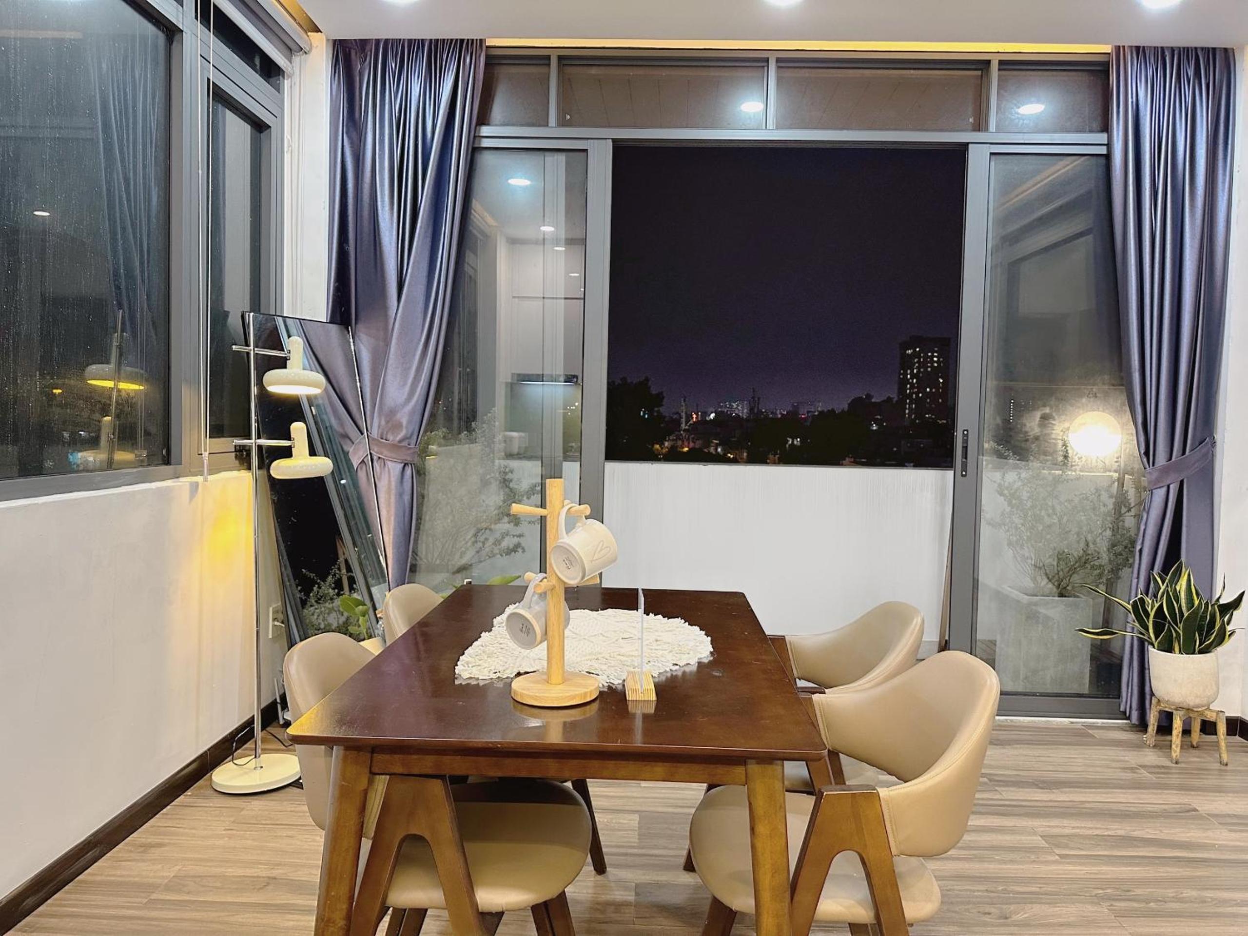 RiverSideHouse near AirPort. Separate Bedroom