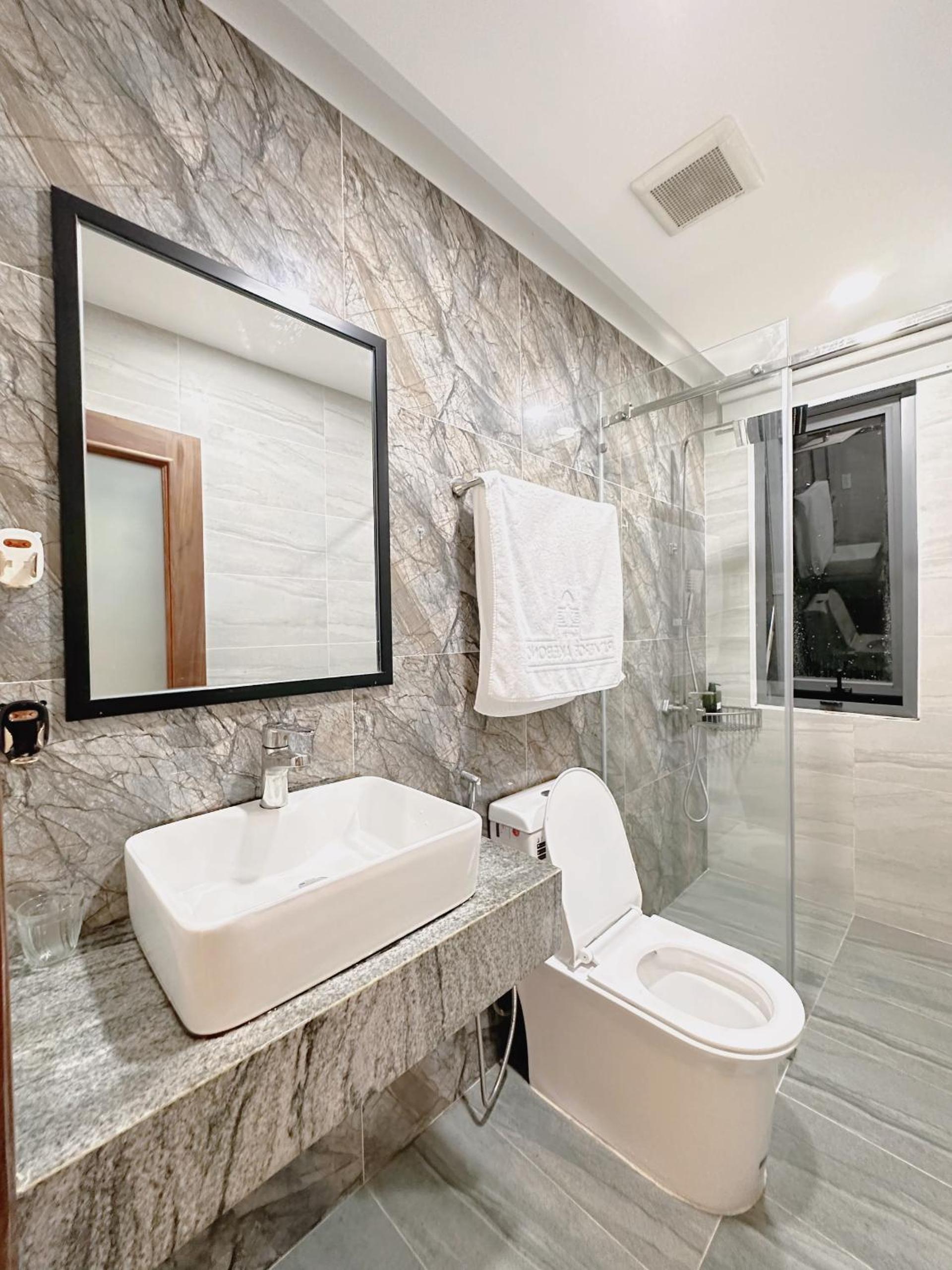 RiverSideHouse near AirPort. Separate Bedroom