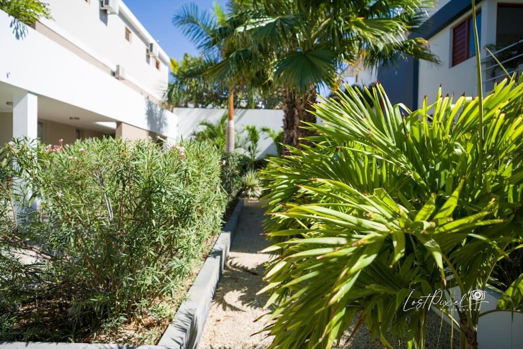 Goudhaen Luxury Private apartments Jan Thiel Beach