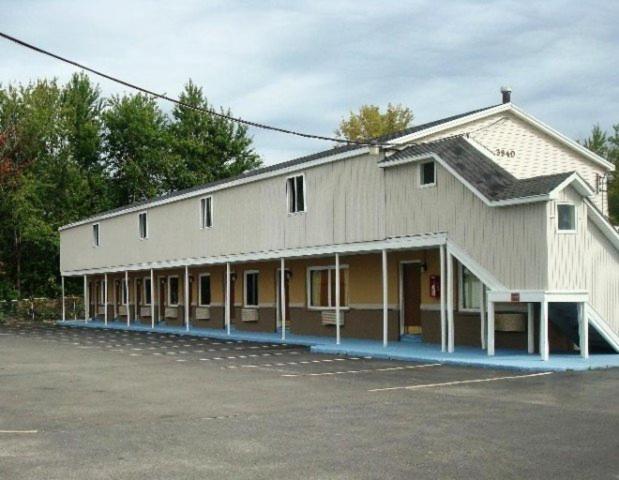 Red Carpet Inn Orchard Park view 5