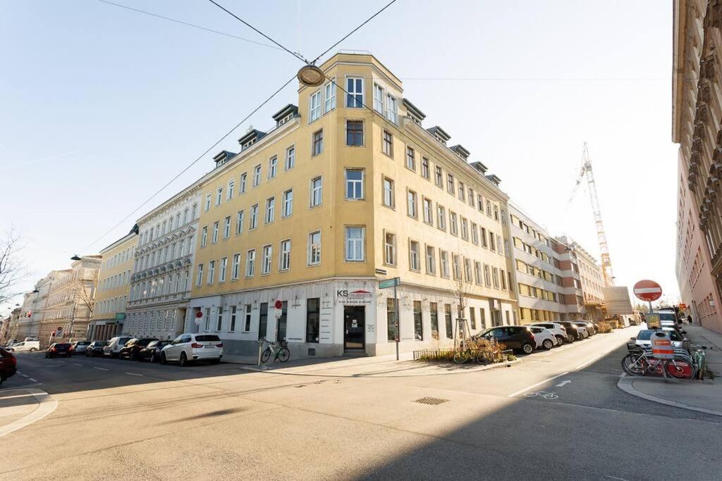 Urban Capsule Apartment - Near Mariahilfer Straße
