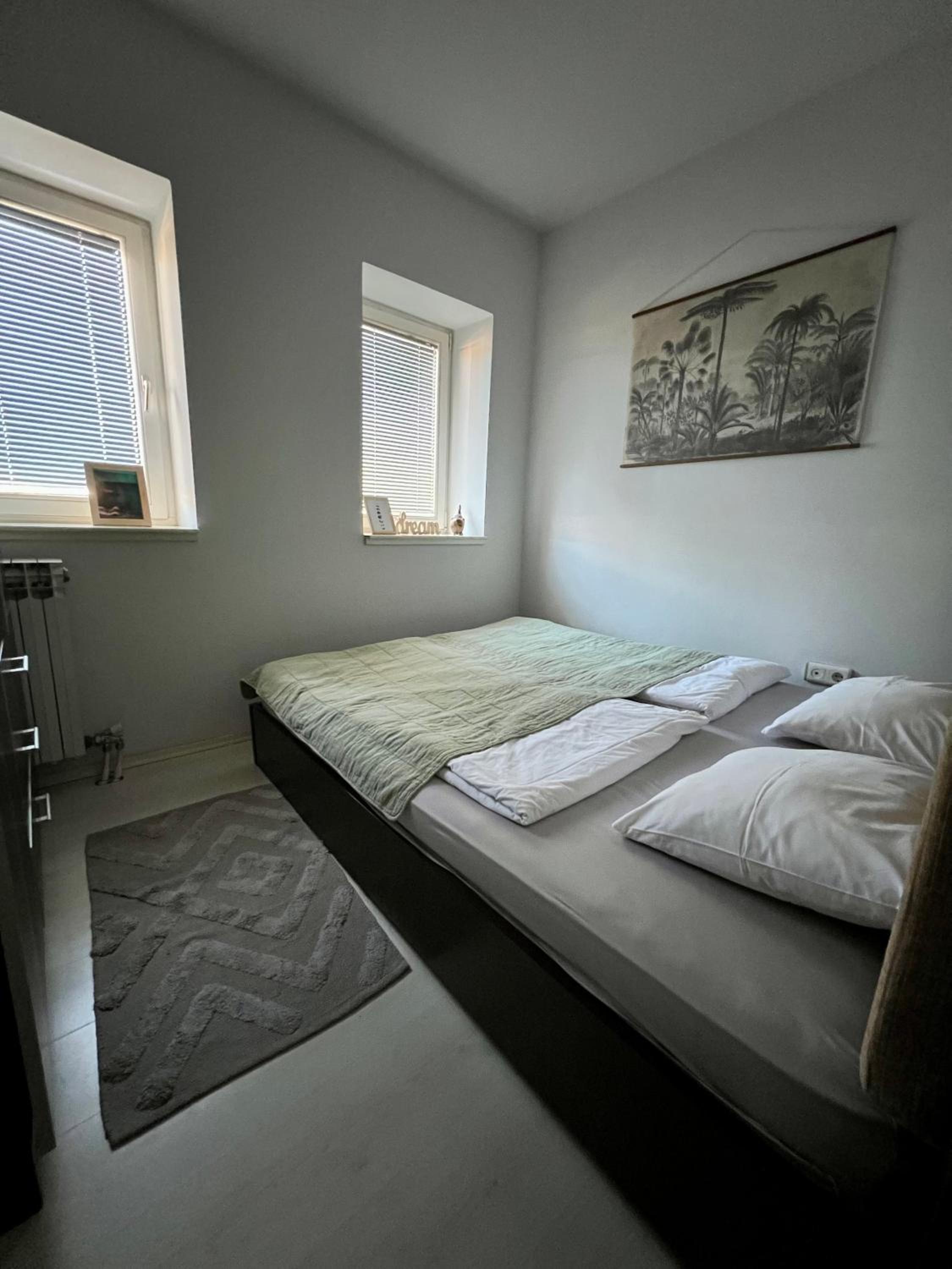 Center Lux Apartments view 2