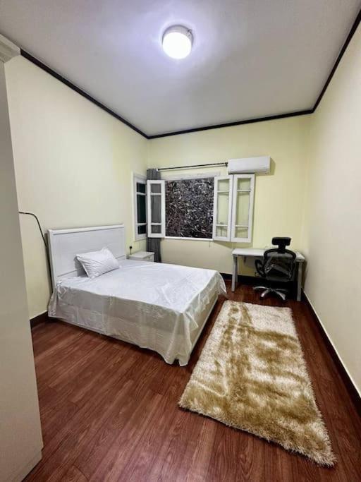 High-Ceiling Cozy Appartment