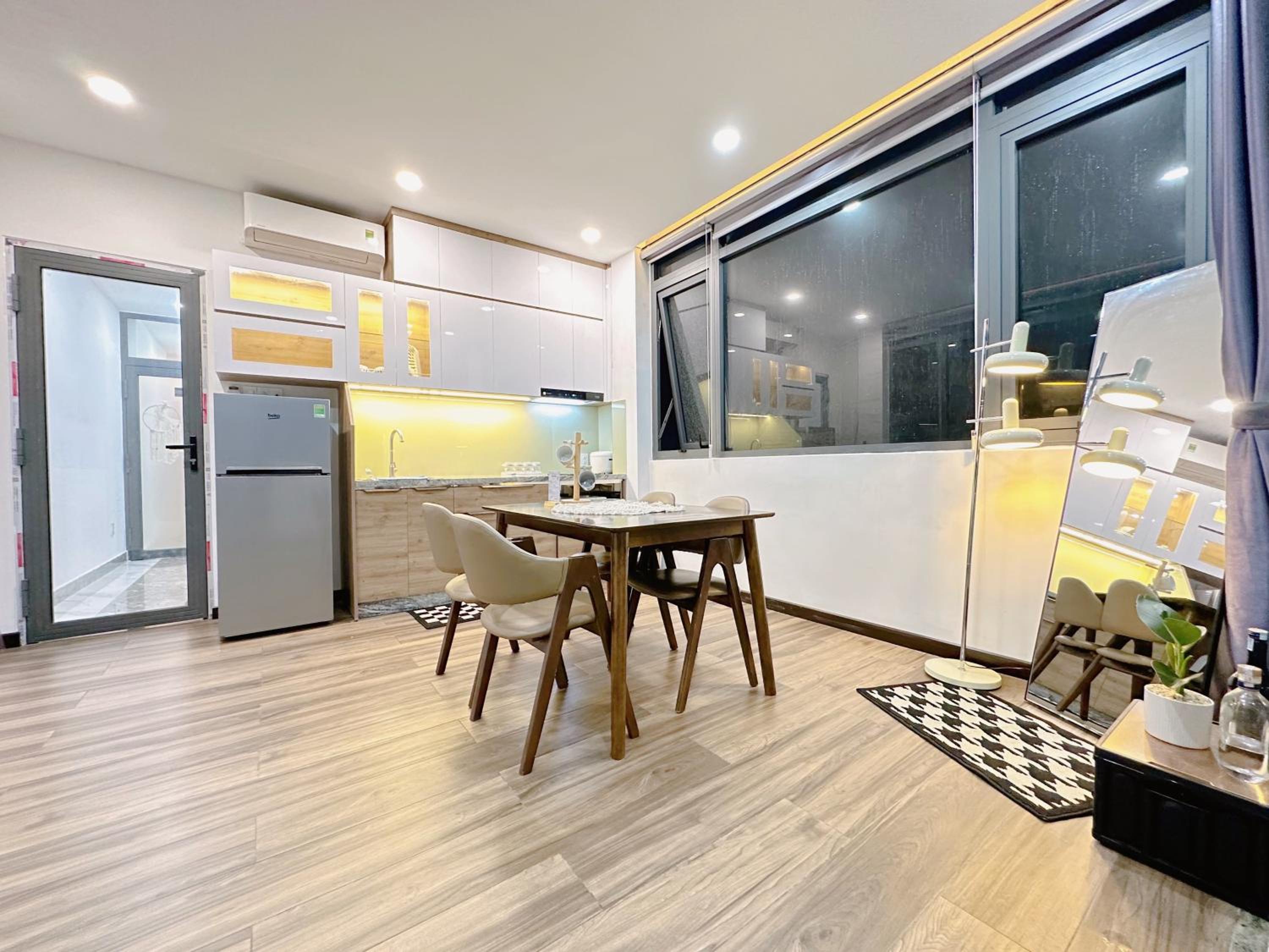 Riverside House near Airport. Suite có phòng khách riêng