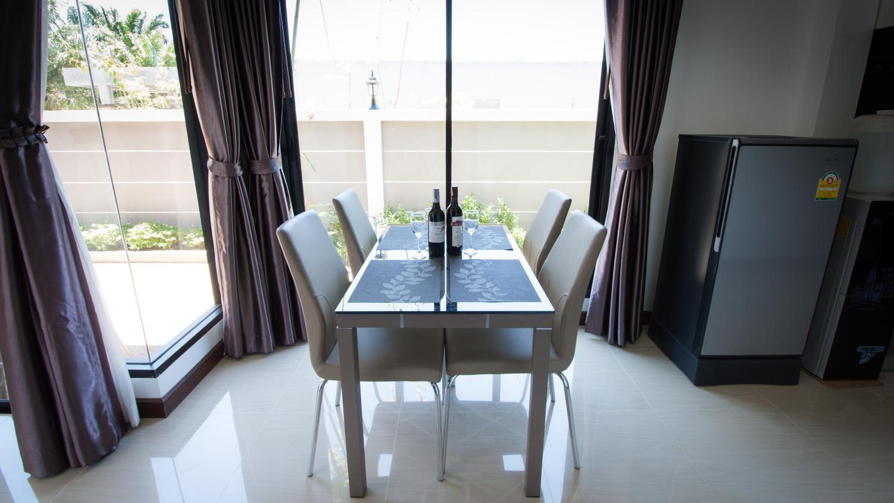 Aonang Oscar Pool Villas - Free Shuttle to Aonang Beach -shared pool - private pool
