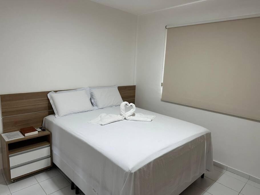 Cond Genipabu Club House a 900mts Praia Guarajuba com Jardim, 3 Quartos, Vagas de Garagem e Cozinha totalmente Equipada