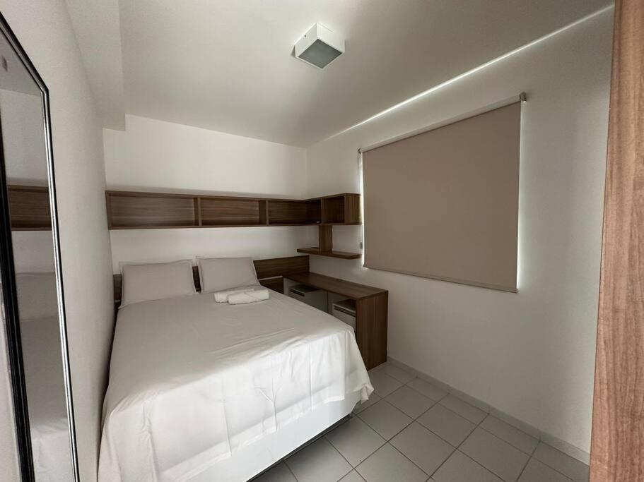 Cond Genipabu Club House a 900mts Praia Guarajuba com Jardim, 3 Quartos, Vagas de Garagem e Cozinha totalmente Equipada