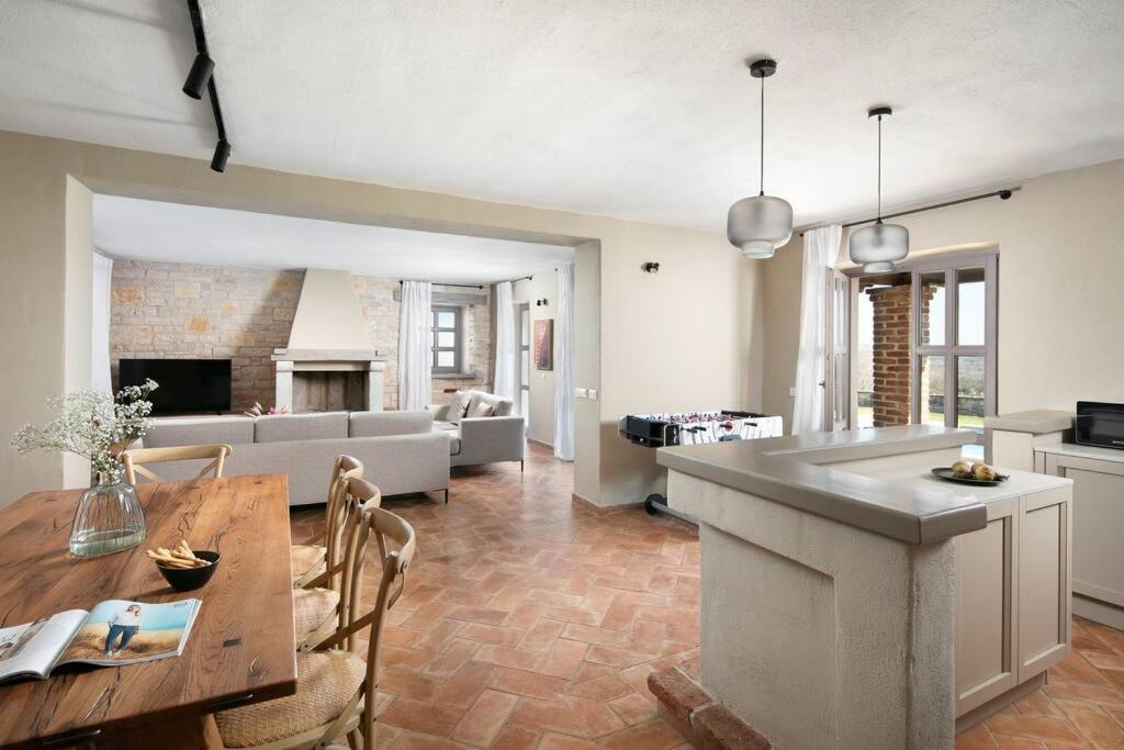 Rustic Villa Clematis with a pool in Istria view 5