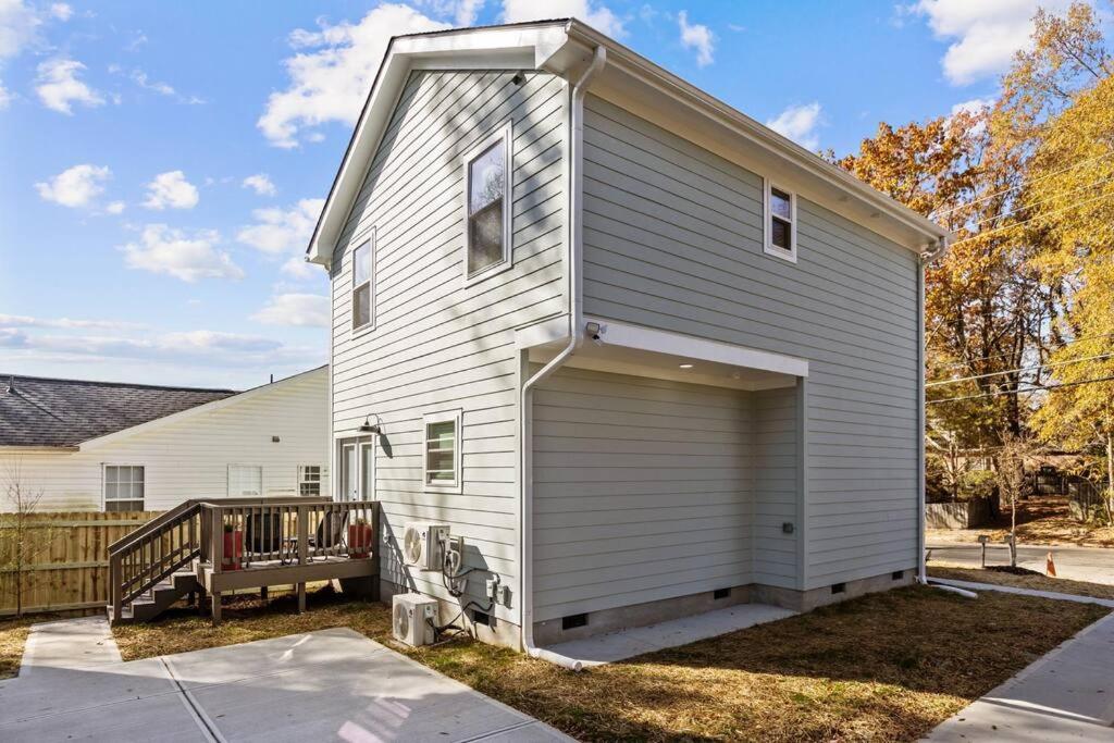 Contemporary Home, Close to Downtown and NCCU