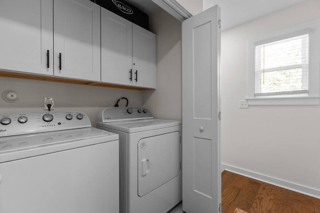 Contemporary Home, Close to Downtown and NCCU