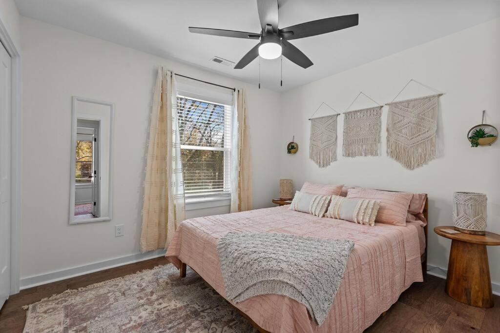 Contemporary Home, Close to Downtown and NCCU