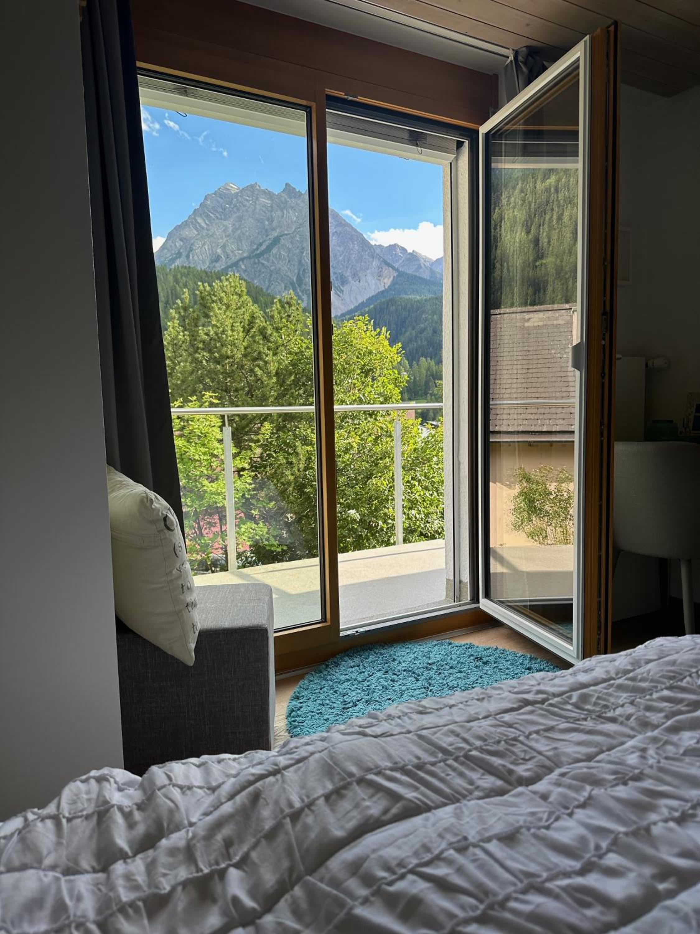 Chasa Stefania, modernes Engadiner Haus mit Wellness und Sauna