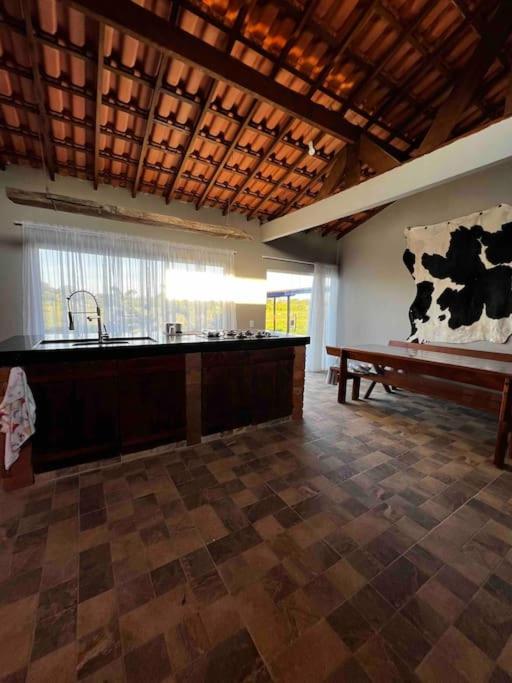 Casa de campo! Lugar de paz! Próxima as praias não oferecemos roupa de cama e banho