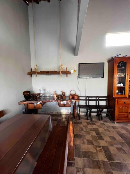 Casa de campo! Lugar de paz! Próxima as praias não oferecemos roupa de cama e banho