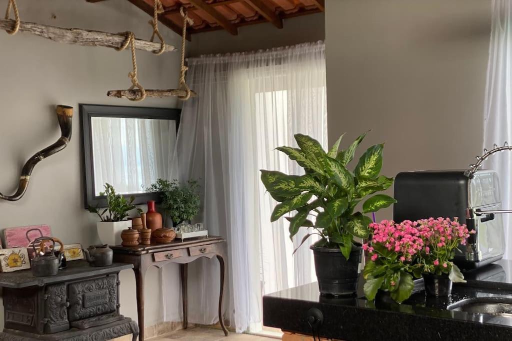 Casa de campo! Lugar de paz! Próxima as praias não oferecemos roupa de cama e banho