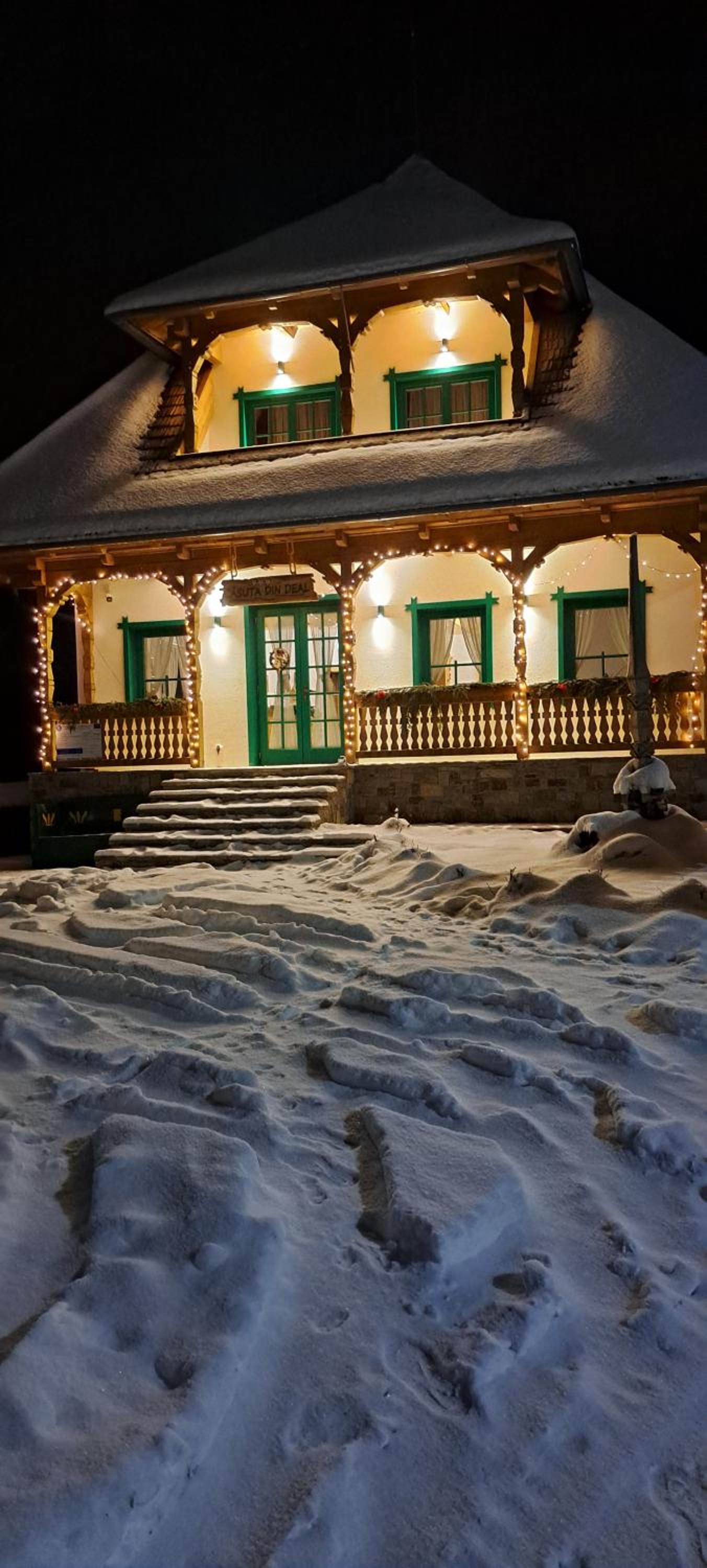 Căsuța din Deal view 3