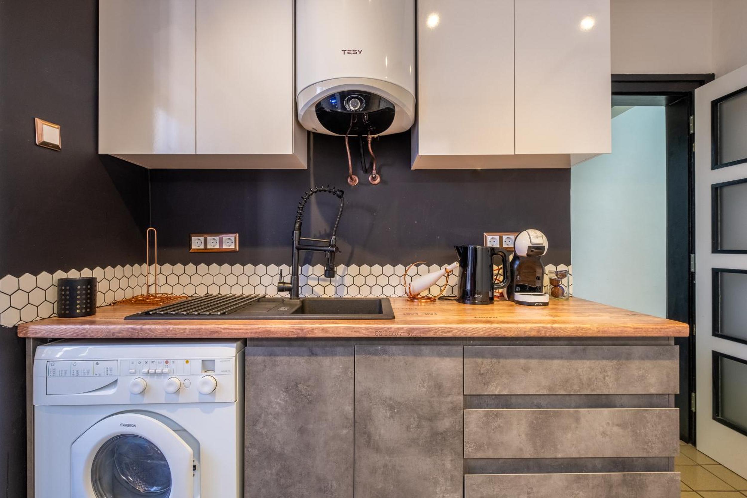 Modern , spacious 2BR apartment in top center