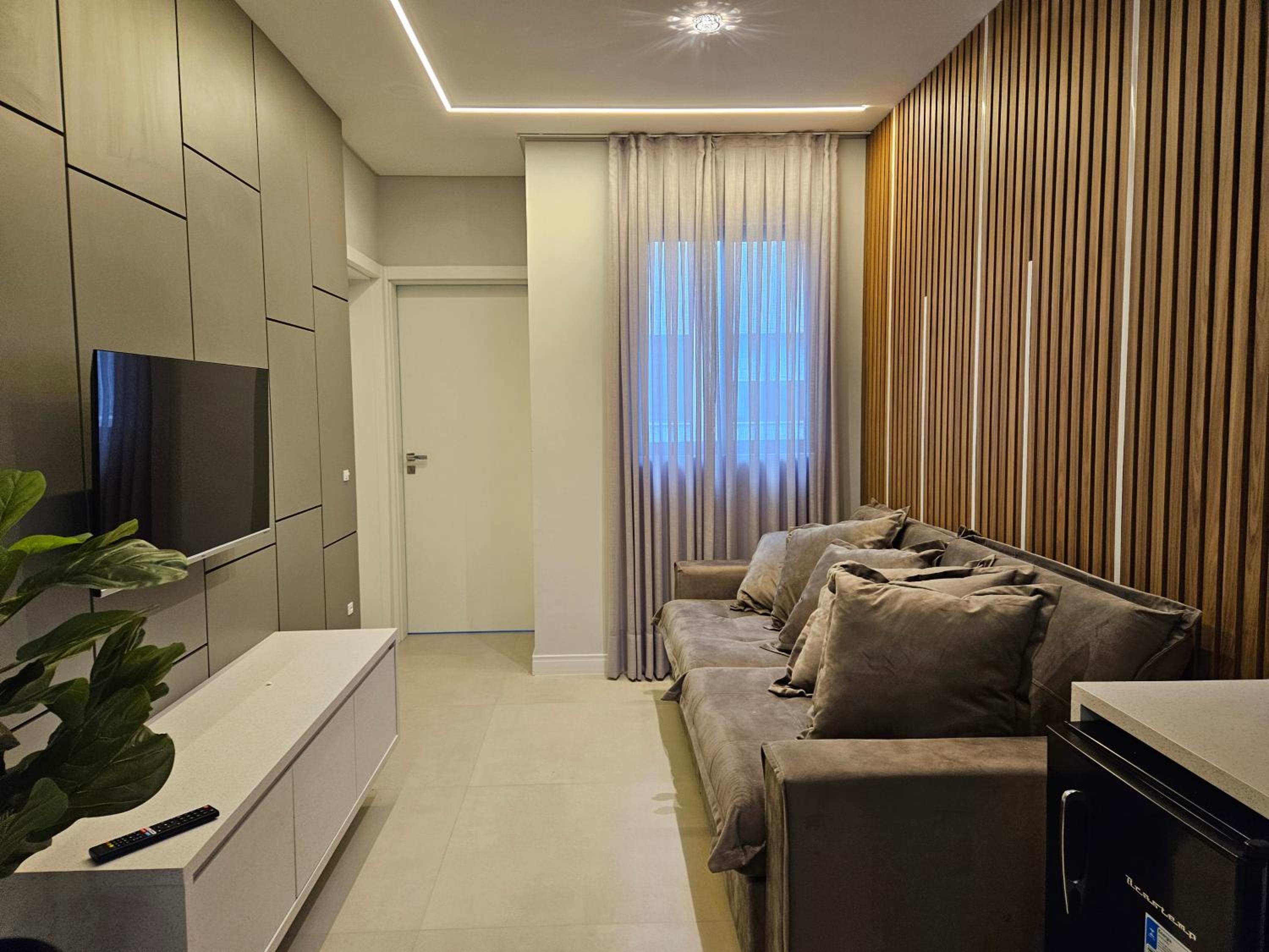 INCRÍVEL DUPLEX COM JACUZZI PRÓXIMO AO MAR, 3 SUÍTES, Apt 408