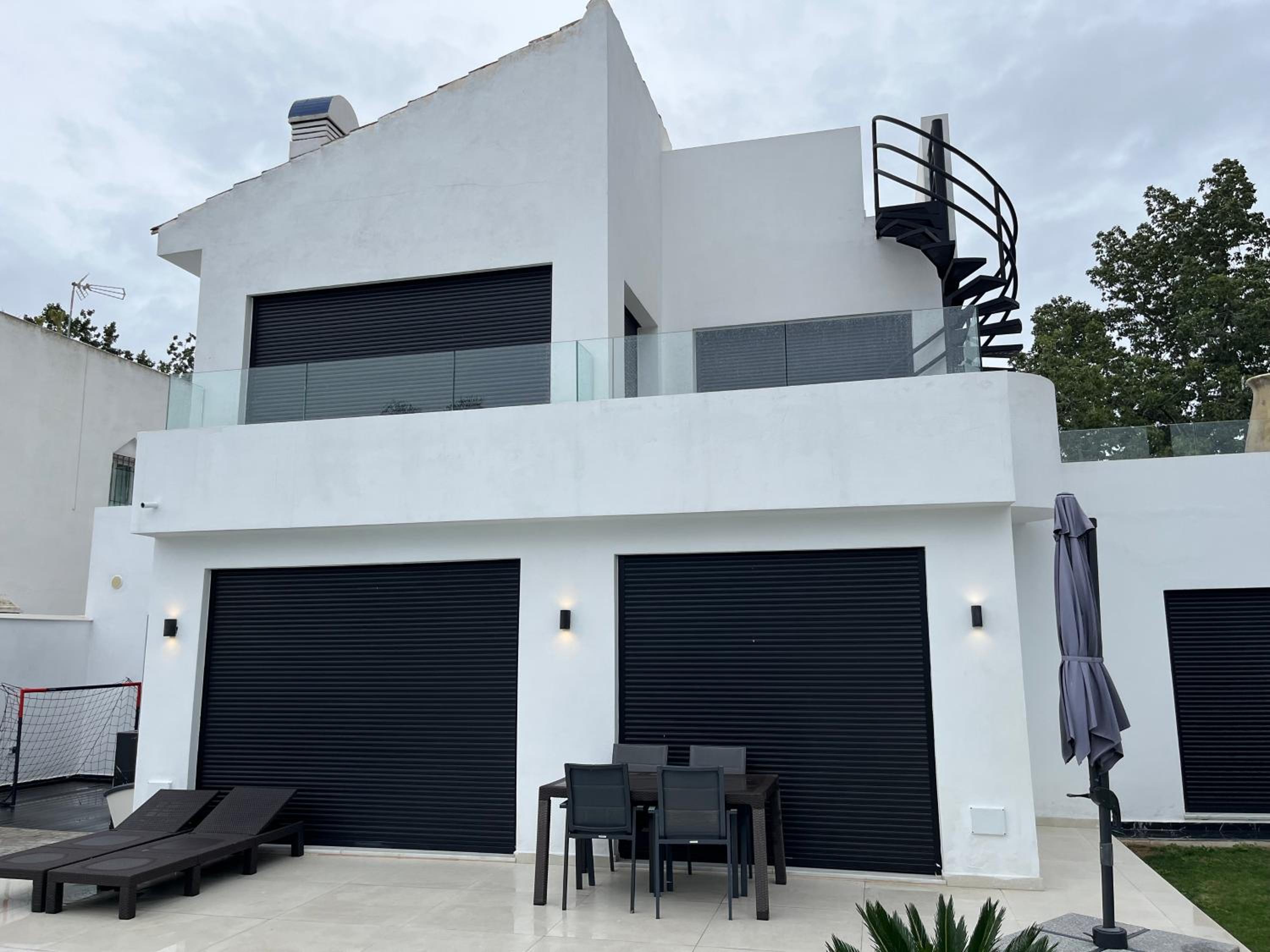 Villa de Lujo Maravillosa 5 Dormitorios ,6 Banos ,Piscina WIFI en Marbella view 2