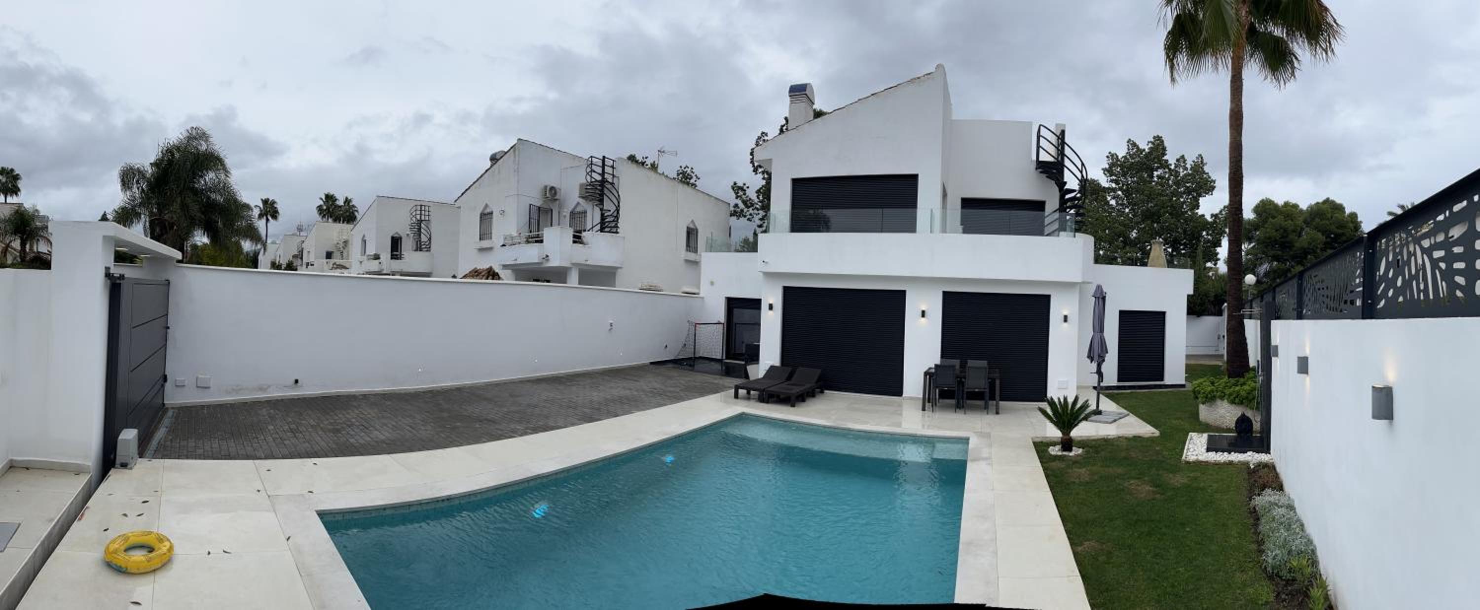 Villa de Lujo Maravillosa 5 Dormitorios ,6 Banos ,Piscina WIFI en Marbella view 3