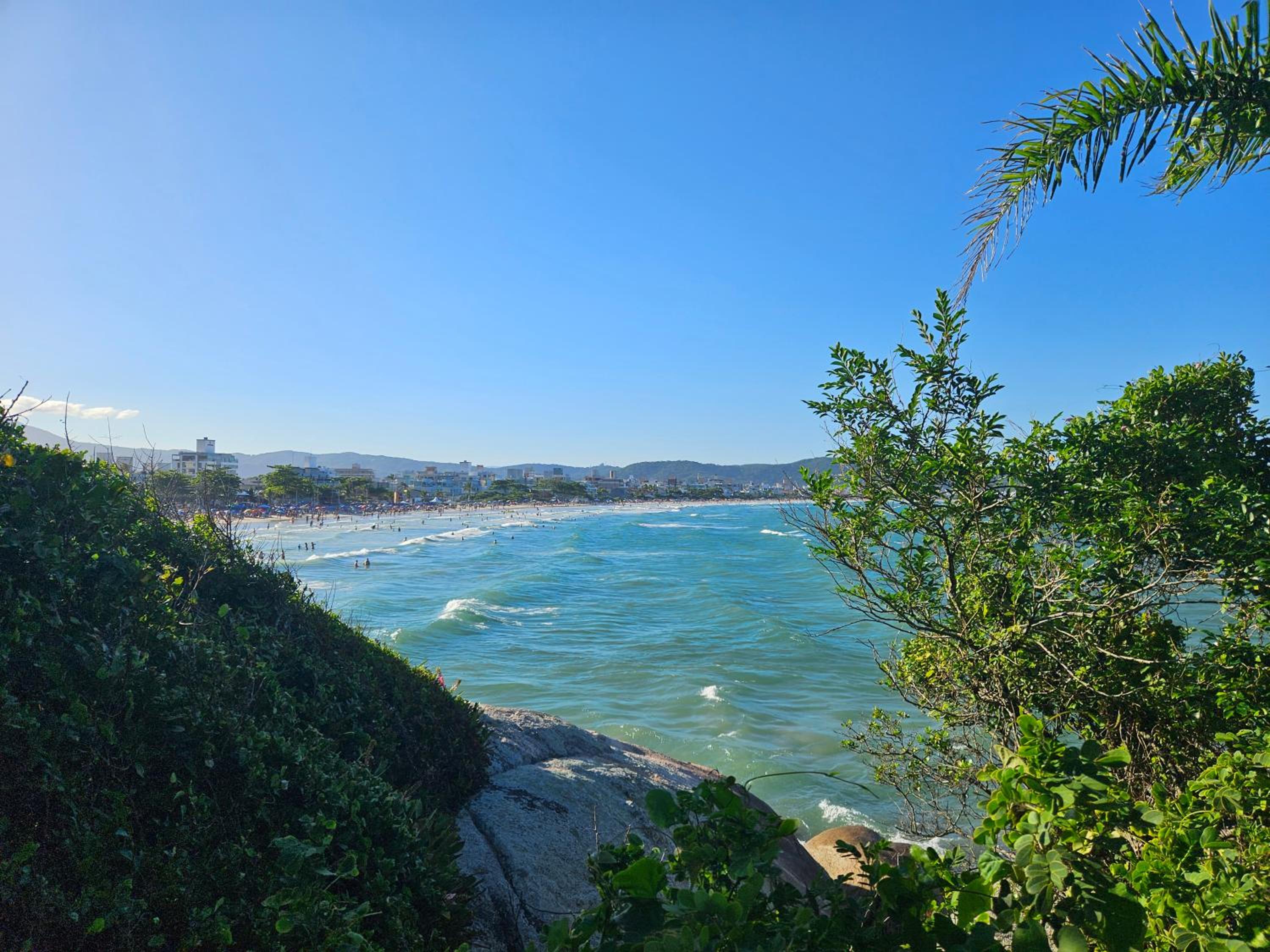 INCRÍVEL DUPLEX COM JACUZZI PRÓXIMO AO MAR, 3 SUÍTES, Apt 408