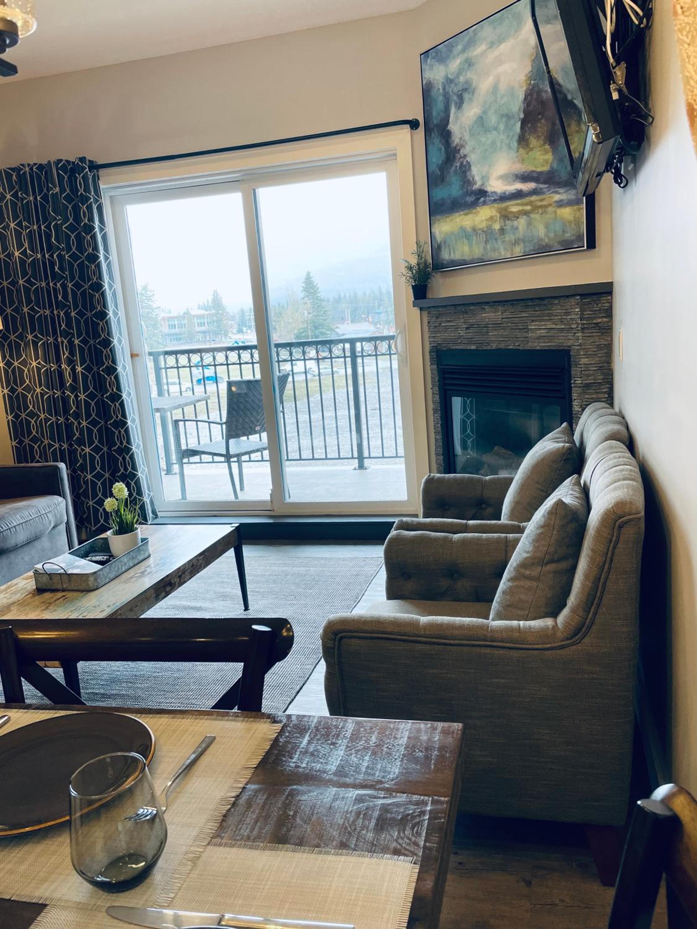 Family friendly 2BR/2BA condo - Views & Location!!
