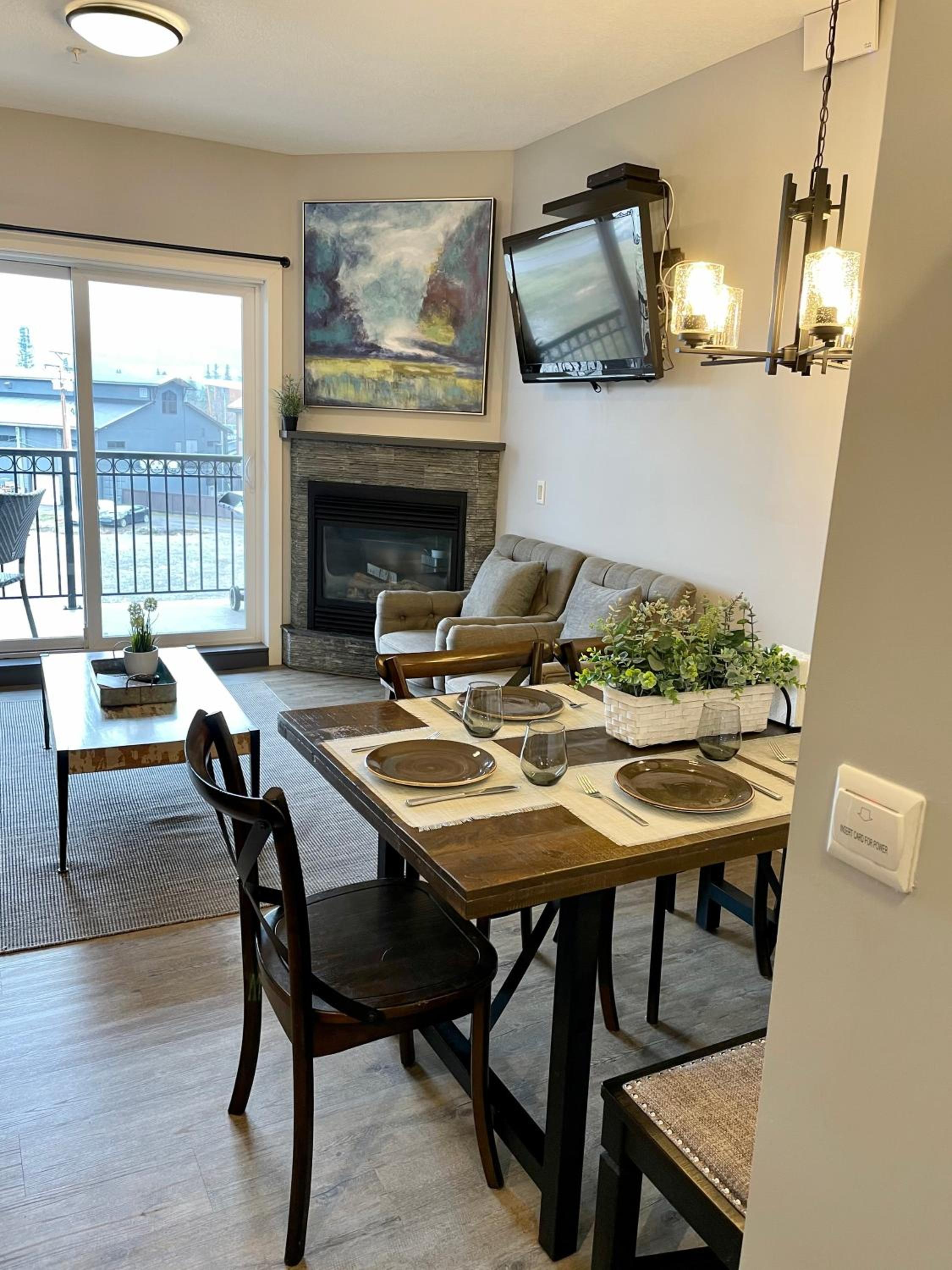 Family friendly 2BR/2BA condo - Views & Location!!