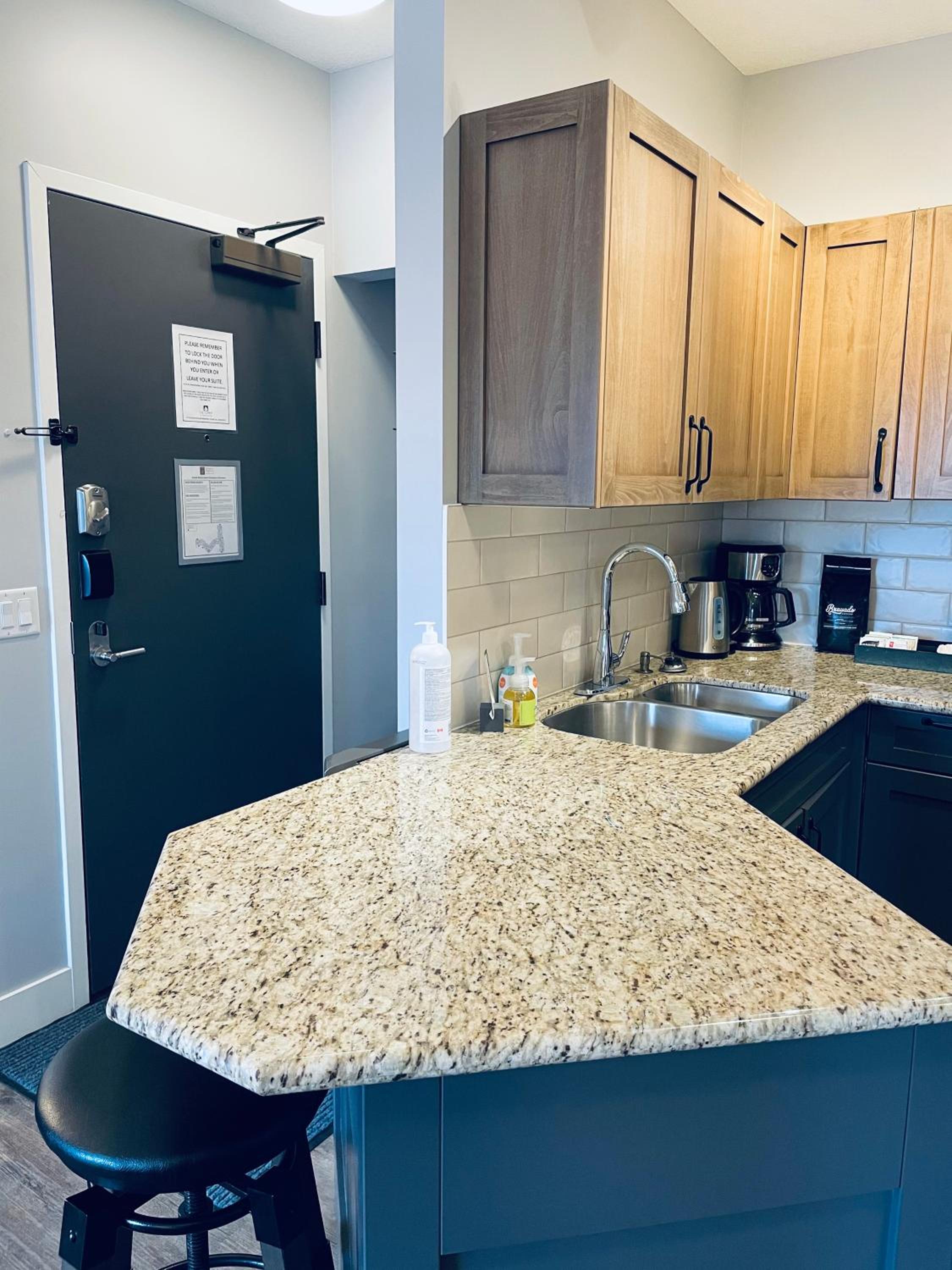 Family friendly 2BR/2BA condo - Views & Location!!