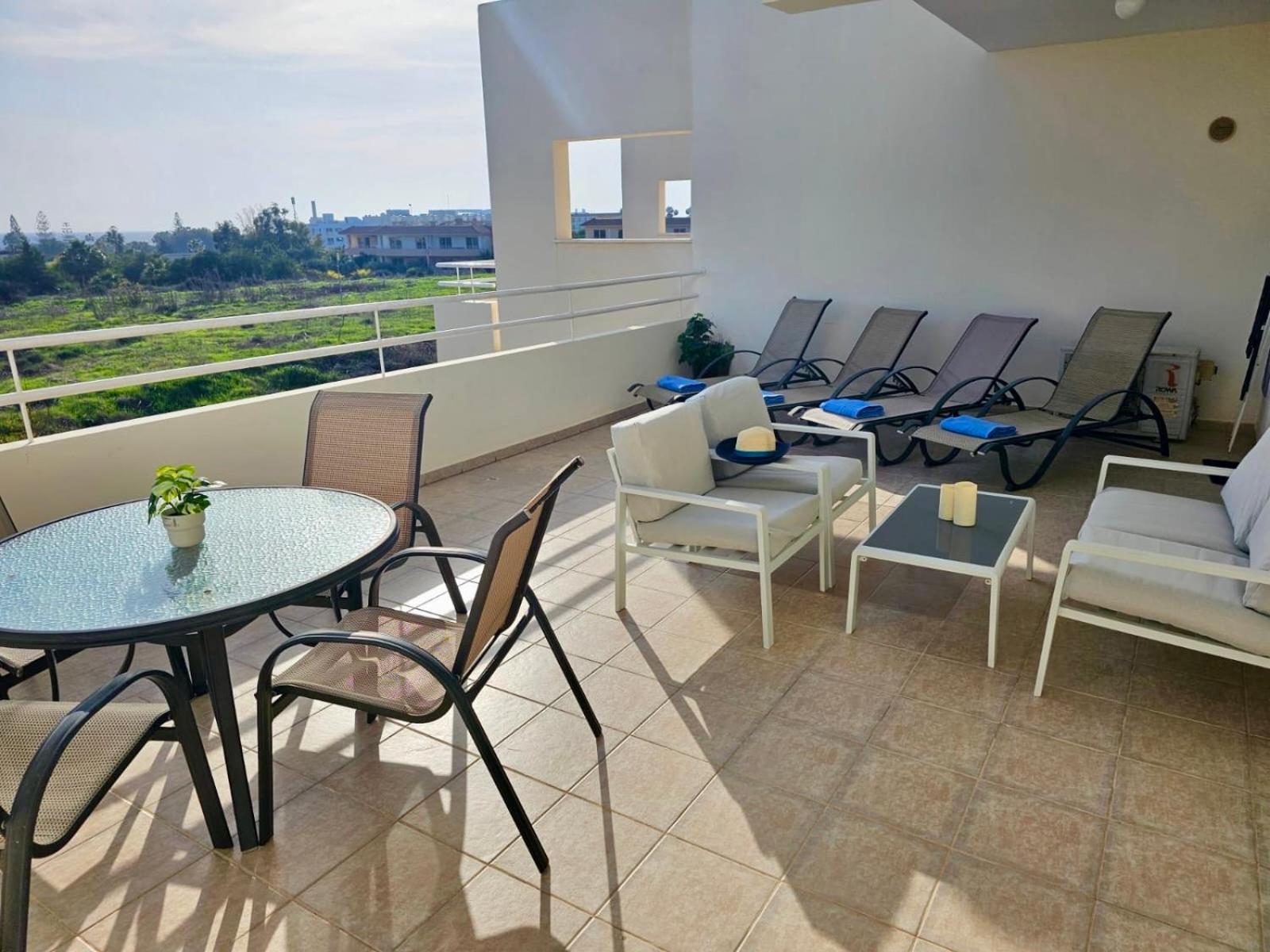 Nissi Elena - Shell Haven Apt