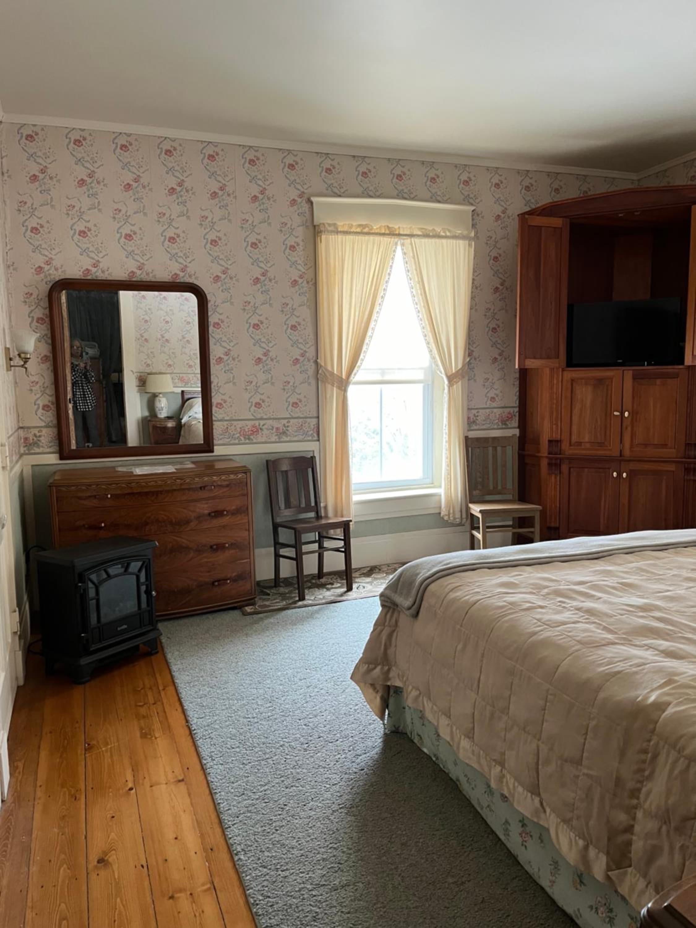 Rutland Vacations - Antique Mansion B  B - Property Image 22