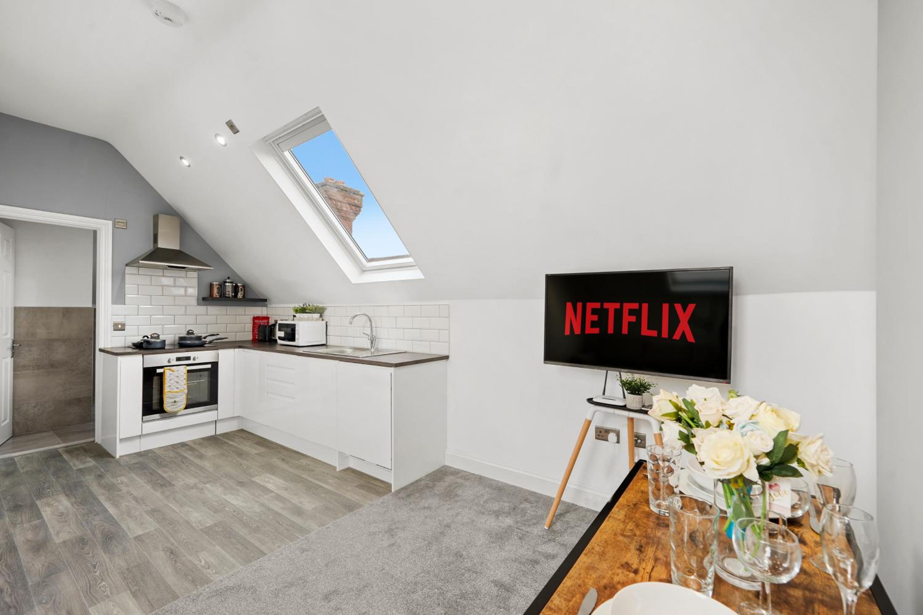 BridgeCity Central Maidstone Spacious 1 Bed Flat - f10 view 4