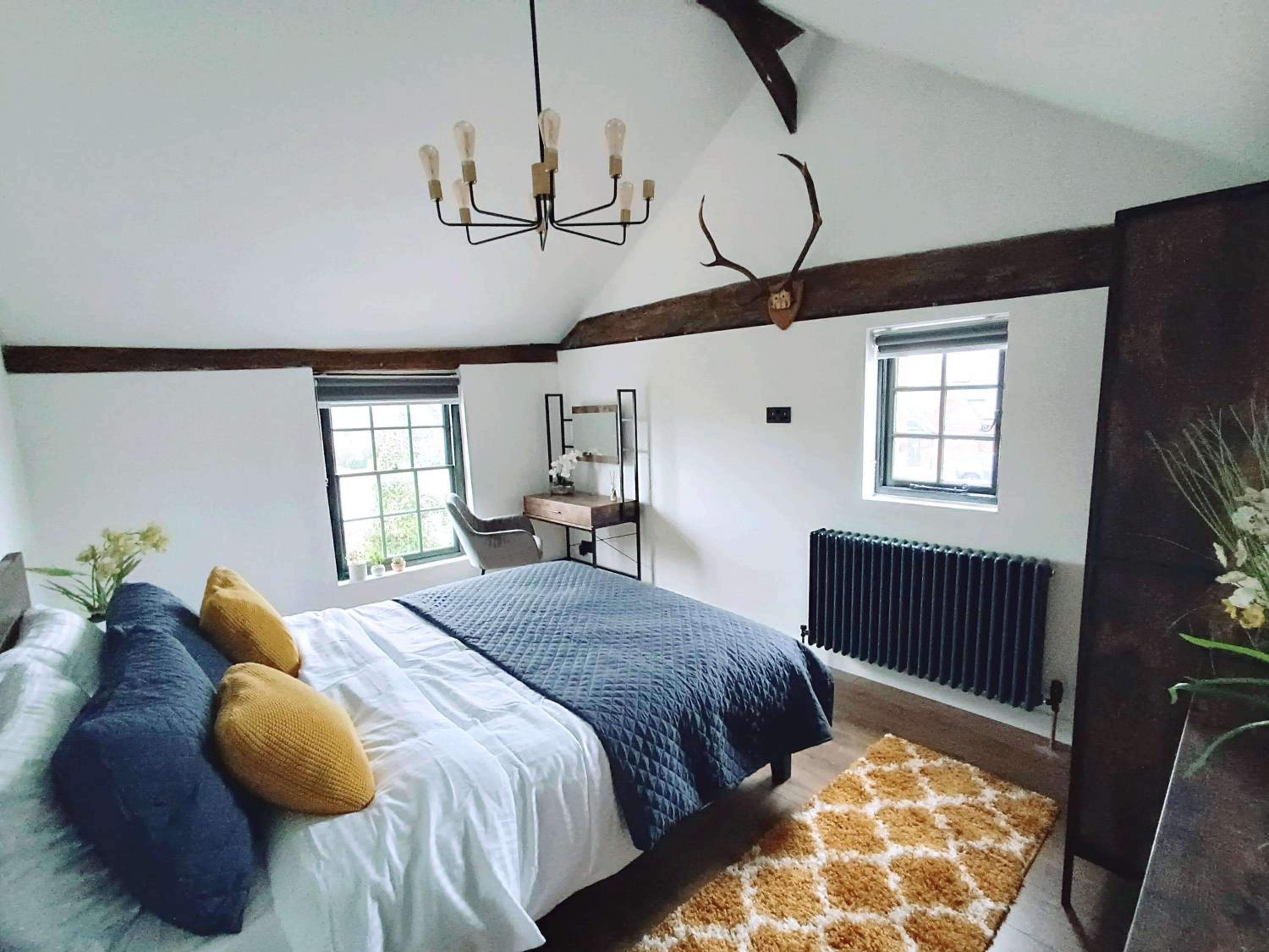 Bishops Stortford Vacations - Stansted Airport Cottage - Property Image 1