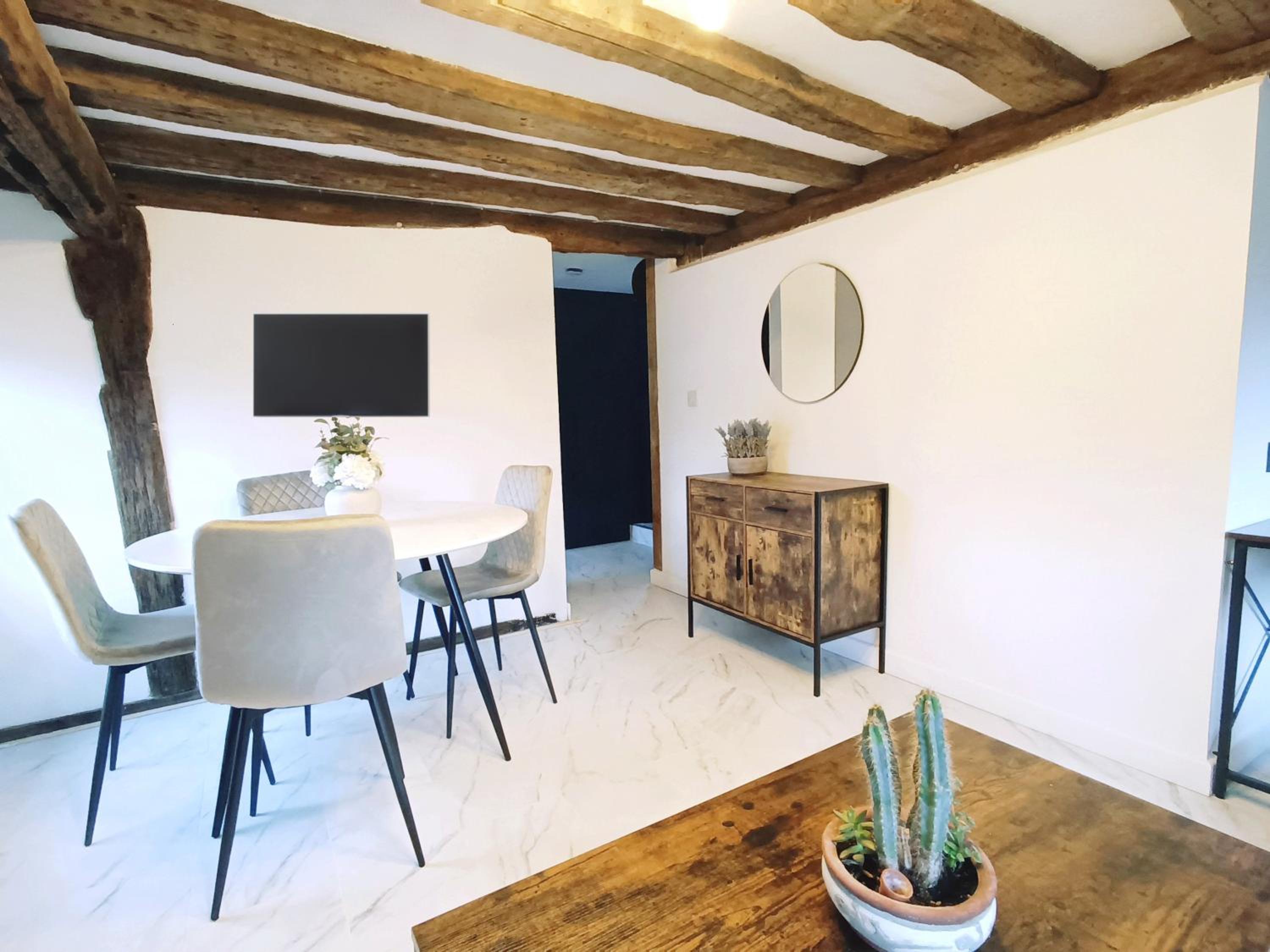 Stansted Airport Cottage