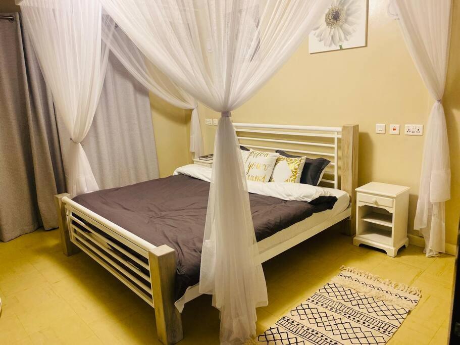 Pristine Luxury 2 bedroom Apartment-South C view 2