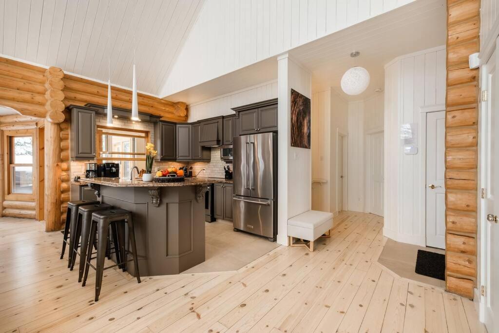 Chalet Golden Bear - Fiddler Lake
