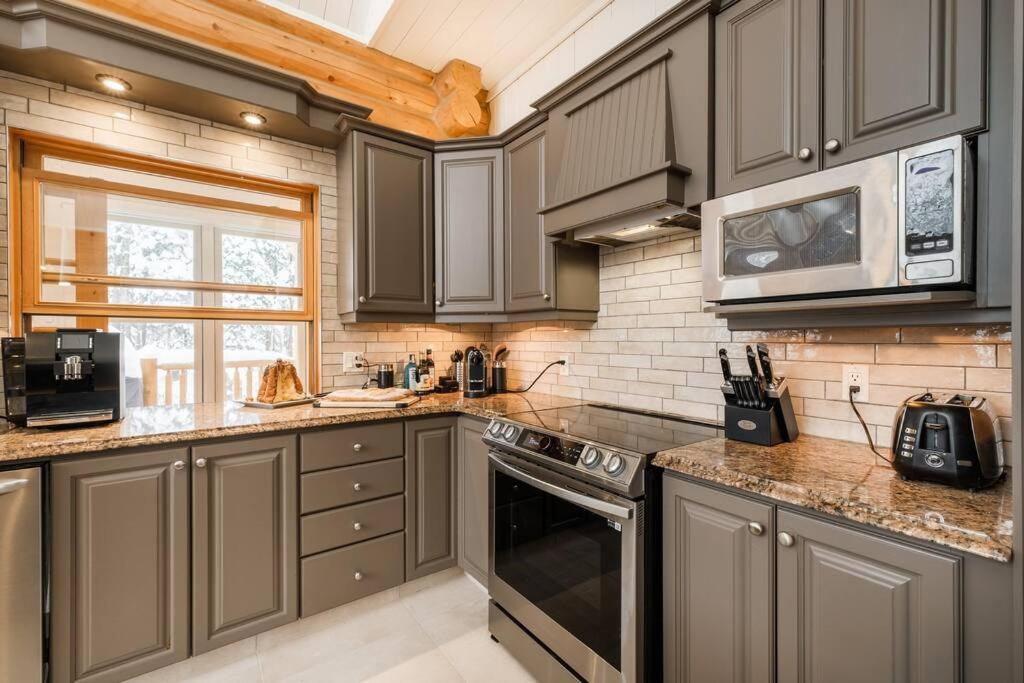 Chalet Golden Bear - Fiddler Lake