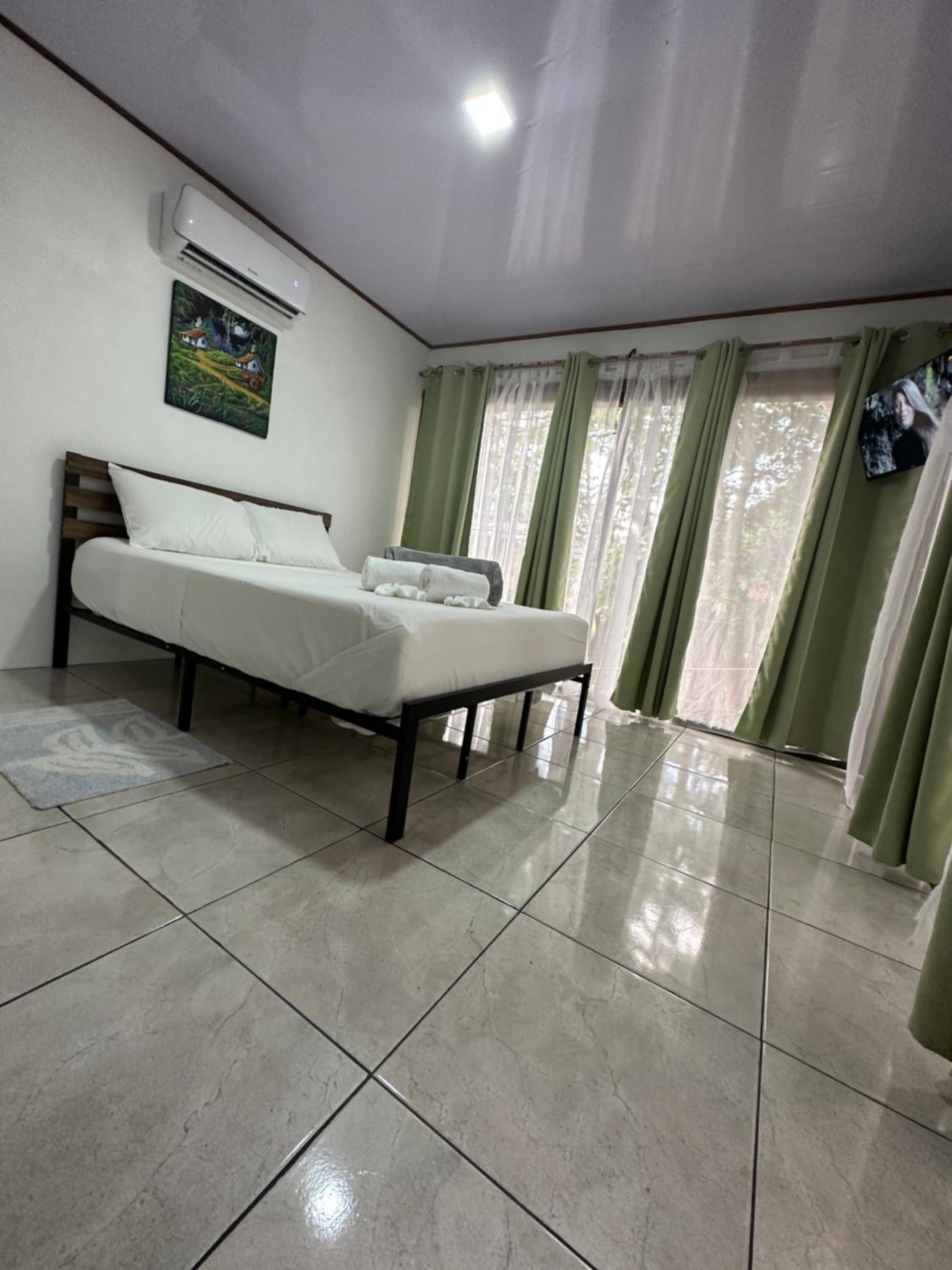 CABAÑAS DEL LAGO / BUNGALOWS